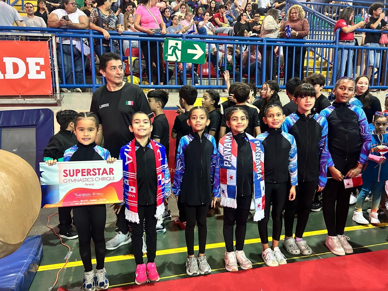 Delegación de Superstar Gymnastics Chiriquí en competencia